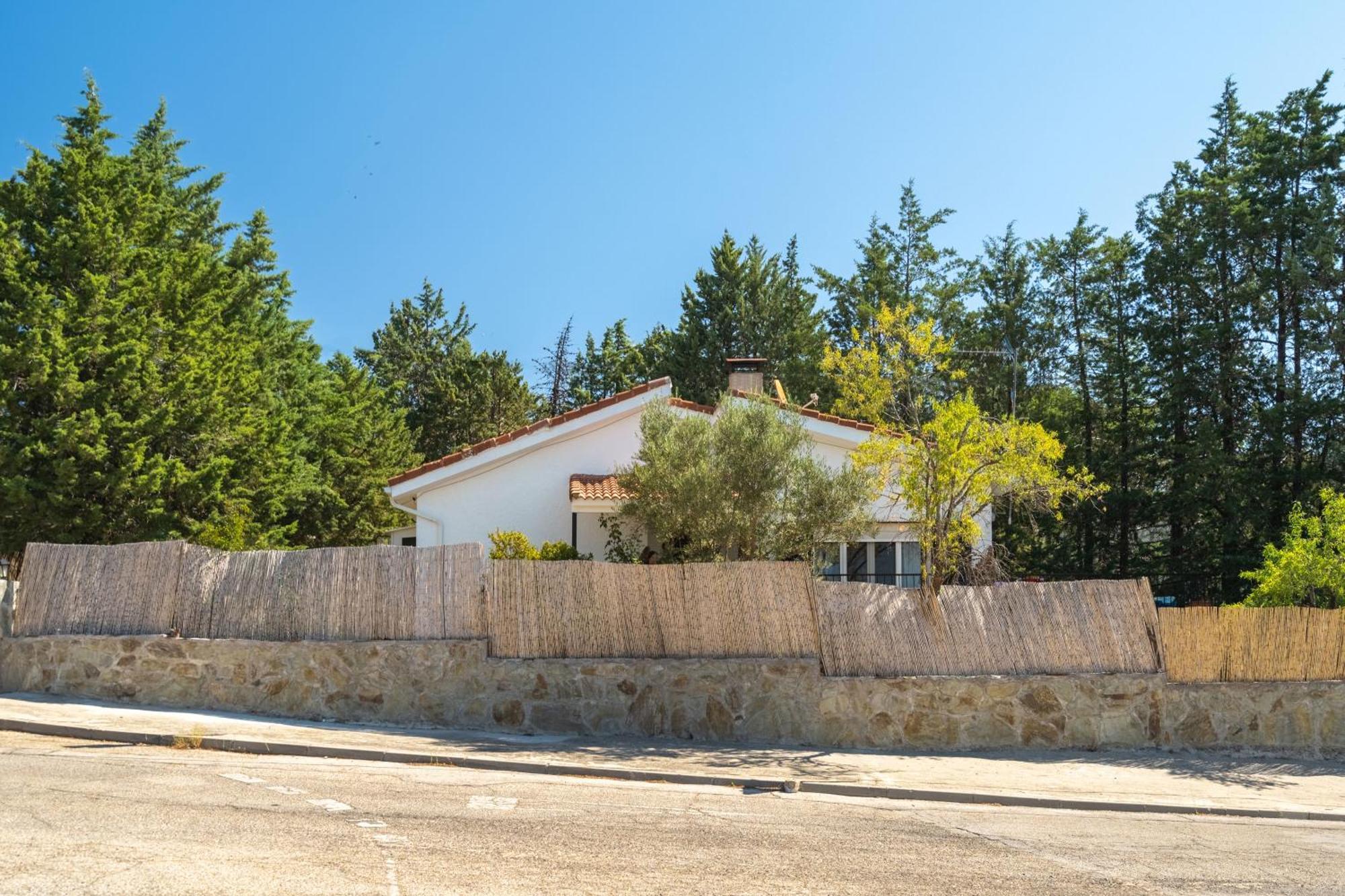 Casa Rural Los Olivos De Robledo De Chavela La Estacion المظهر الخارجي الصورة